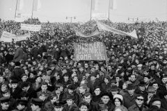 DSCF2141_-Kibice-Gornika-Zabrze-na-wyjezdzie.-Chorzow-1970-Duzy